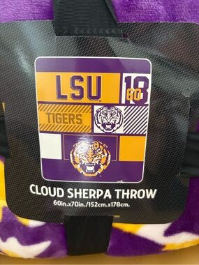 LSU Sherpa Throw Blanket. NWT
